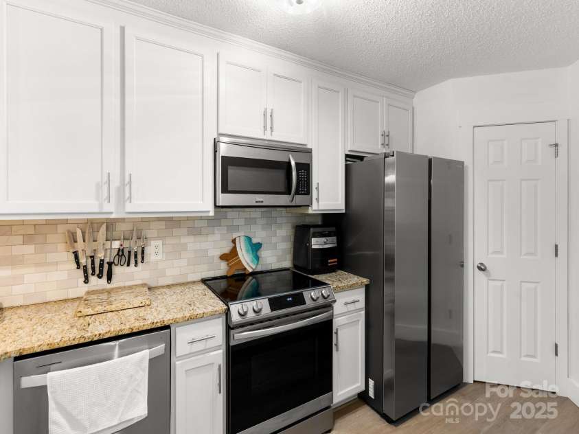 97 Farm Lane, Mills River, NC 28759.  MLS# CAR4275963, YatesRealty ID 24334. 