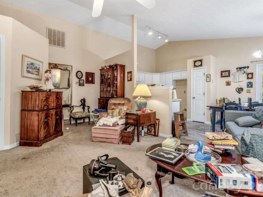 105 Amelia Drive, Hendersonville, NC 28792.  MLS# CAR4381021, YatesRealty ID 24335. 