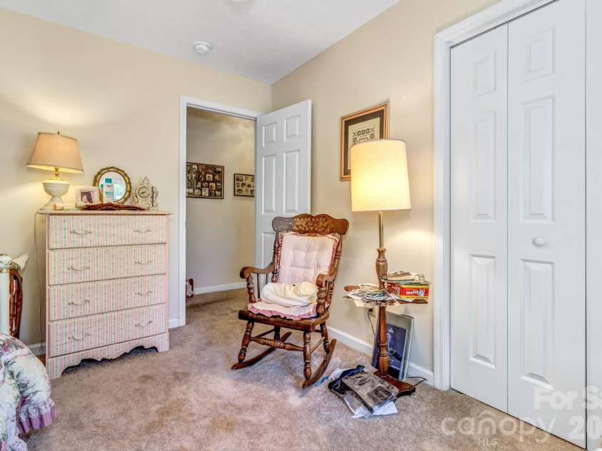 105 Amelia Drive, Hendersonville, NC 28792.  MLS# CAR4381021, YatesRealty ID 24335. 