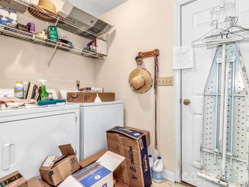 105 Amelia Drive, Hendersonville, NC 28792.  MLS# CAR4381021, YatesRealty ID 24335. 