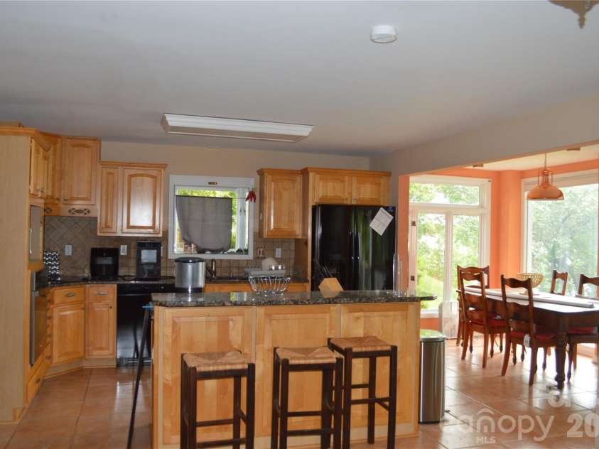 17701 Burnt Hickory Drive, Charlotte, NC 28278.  MLS# CAR4379165, YatesRealty ID 24336. 