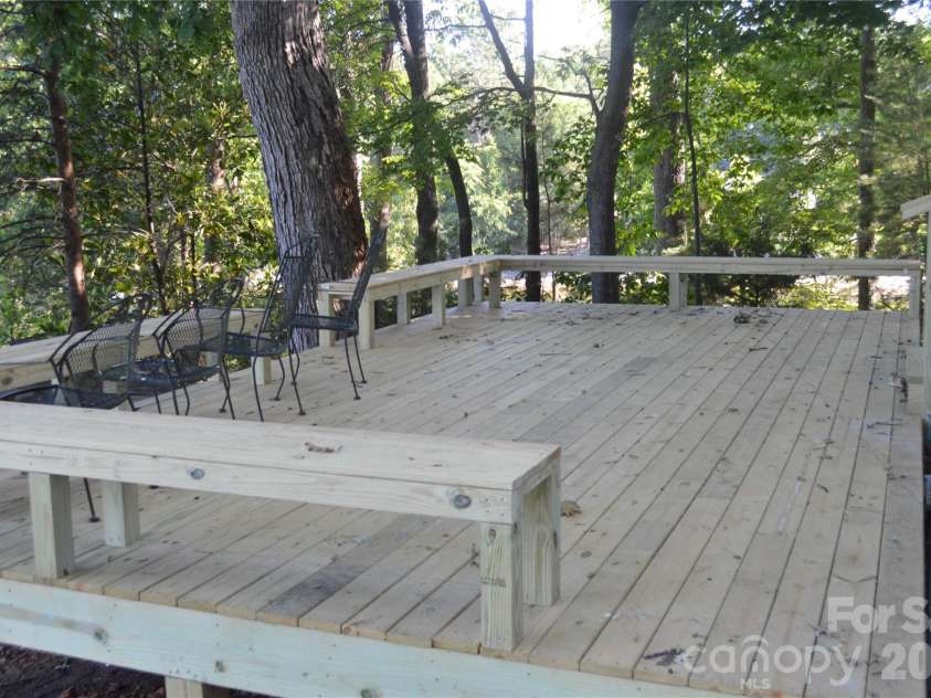 17701 Burnt Hickory Drive, Charlotte, NC 28278.  MLS# CAR4379165, YatesRealty ID 24336. 