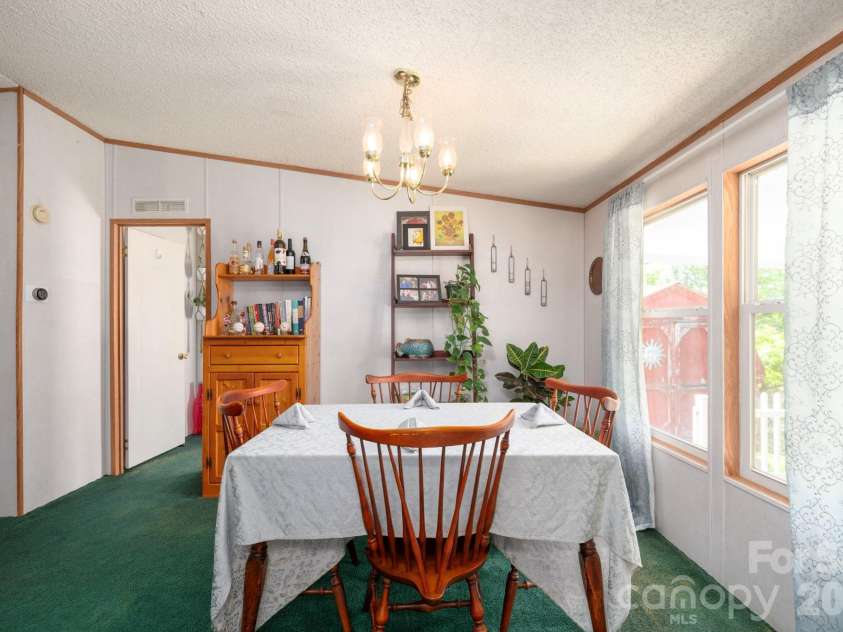 66 Green Oak Road, Asheville, NC 28804.  MLS# CAR4371063, YatesRealty ID 24337. 