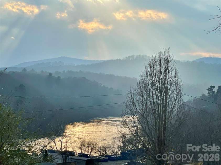 66 Green Oak Road, Asheville, NC 28804.  MLS# CAR4371063, YatesRealty ID 24337. WInter River views