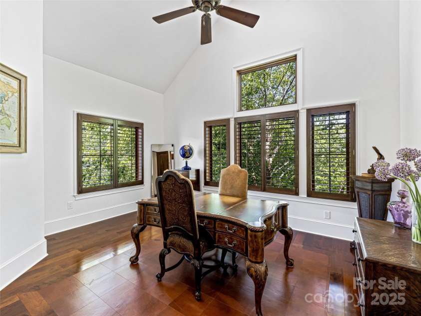 20 Narrows Run Loop, Hendersonville, NC 28791.  MLS# CAR4272969, YatesRealty ID 24338. 