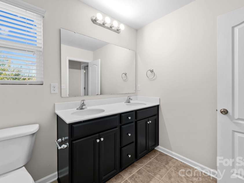 11203 Chapeclane Road, Charlotte, NC 28278.  MLS# CAR4341157, YatesRealty ID 2434. 