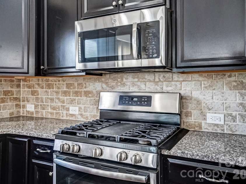 11203 Chapeclane Road, Charlotte, NC 28278.  MLS# CAR4341157, YatesRealty ID 2434. 