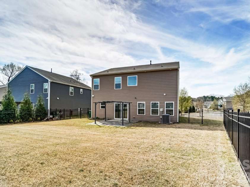 11203 Chapeclane Road, Charlotte, NC 28278.  MLS# CAR4341157, YatesRealty ID 2434. 