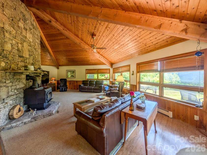 572 Pleasant Valley Road, Burnsville, NC 28714.  MLS# CAR4368614, YatesRealty ID 24340. 