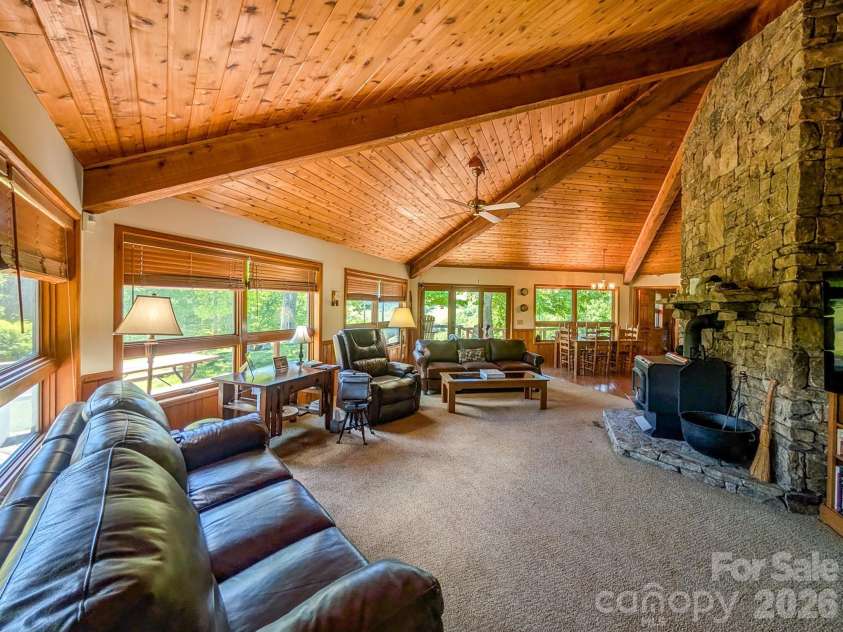 572 Pleasant Valley Road, Burnsville, NC 28714.  MLS# CAR4368614, YatesRealty ID 24340. 