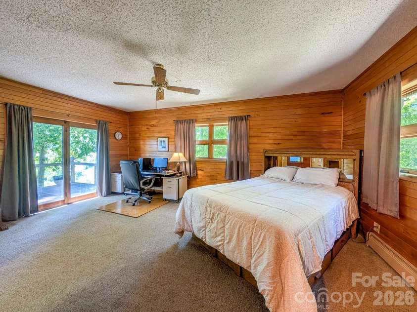 572 Pleasant Valley Road, Burnsville, NC 28714.  MLS# CAR4368614, YatesRealty ID 24340. 