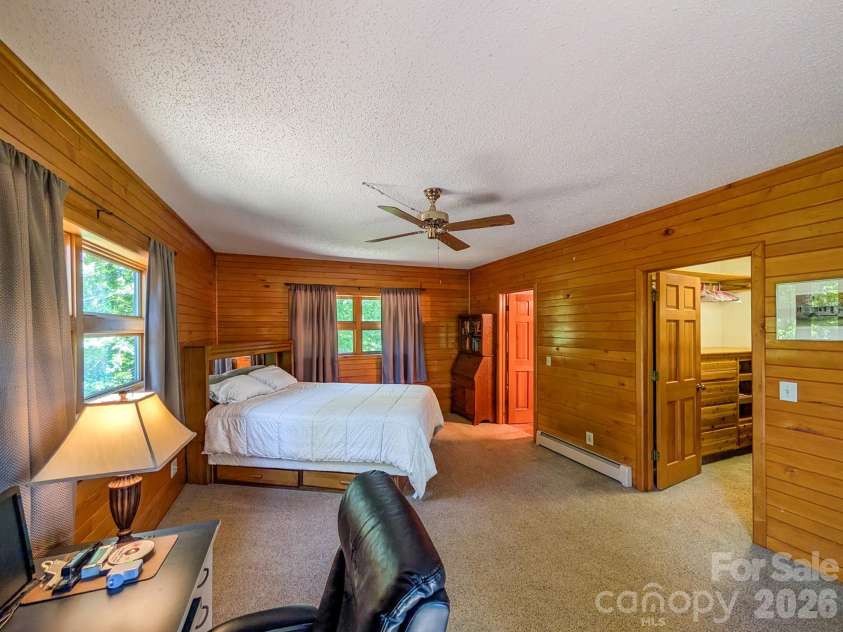 572 Pleasant Valley Road, Burnsville, NC 28714.  MLS# CAR4368614, YatesRealty ID 24340. 