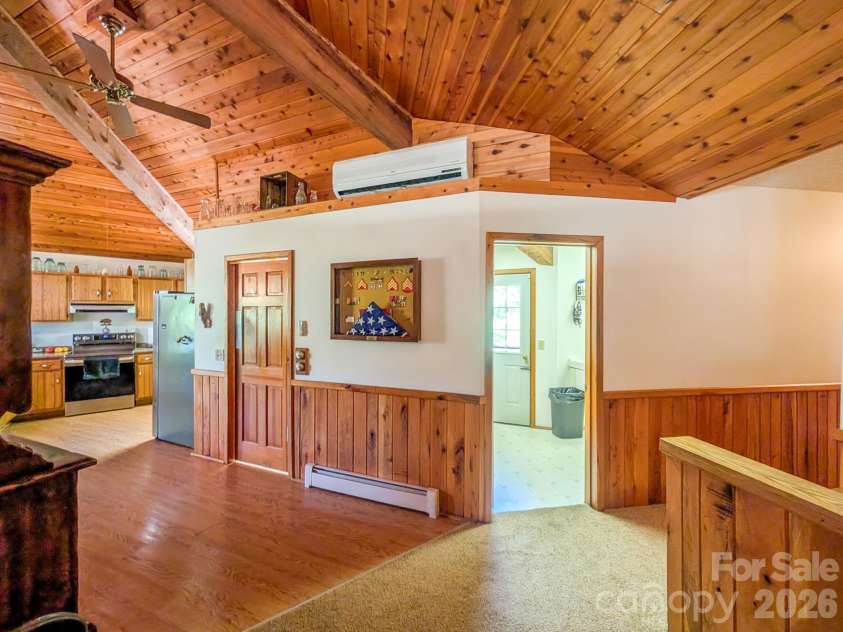 572 Pleasant Valley Road, Burnsville, NC 28714.  MLS# CAR4368614, YatesRealty ID 24340. 