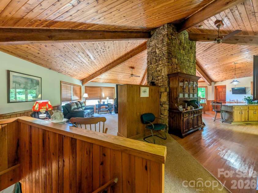 572 Pleasant Valley Road, Burnsville, NC 28714.  MLS# CAR4368614, YatesRealty ID 24340. 