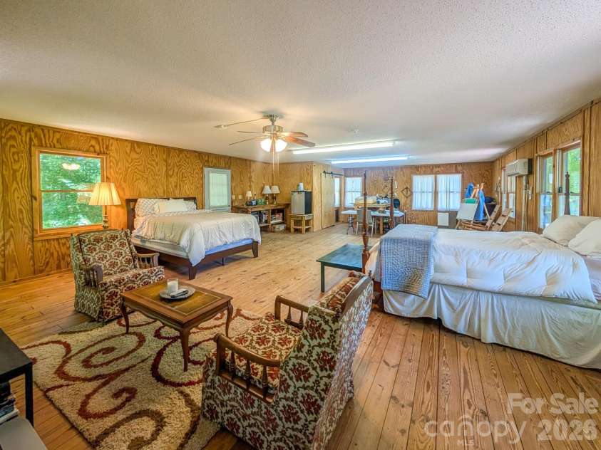 572 Pleasant Valley Road, Burnsville, NC 28714.  MLS# CAR4368614, YatesRealty ID 24340. 