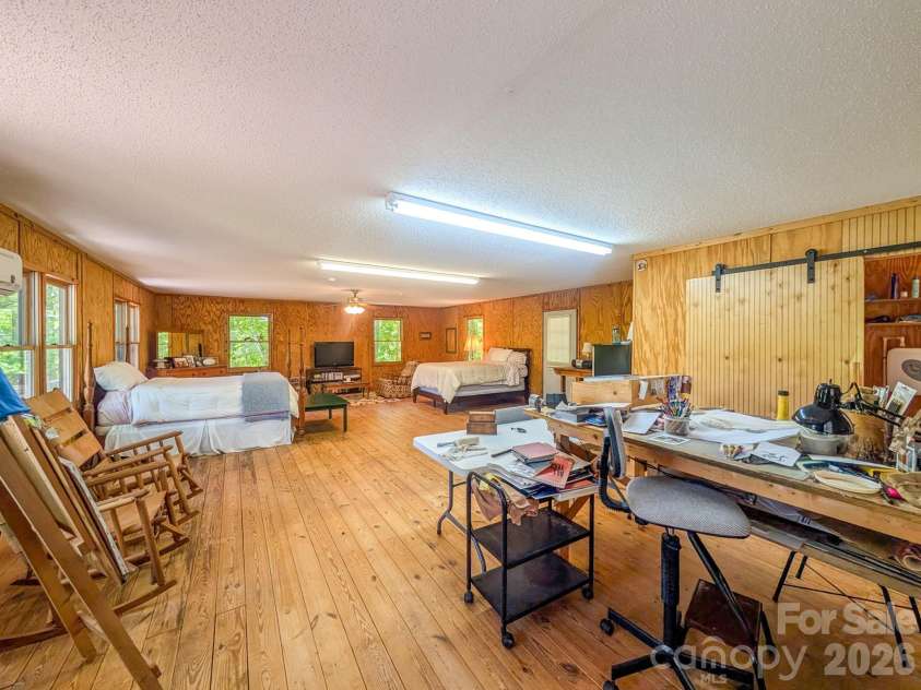 572 Pleasant Valley Road, Burnsville, NC 28714.  MLS# CAR4368614, YatesRealty ID 24340. 