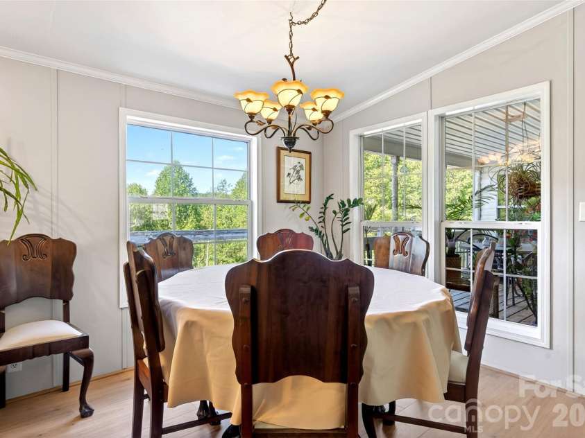 298 Wolf Crossing, Bakersville, NC 28705.  MLS# CAR4383992, YatesRealty ID 24341. 