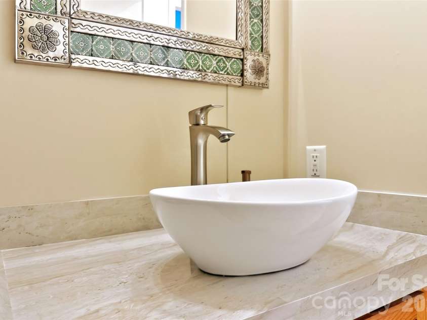 298 Wolf Crossing, Bakersville, NC 28705.  MLS# CAR4383992, YatesRealty ID 24341. 