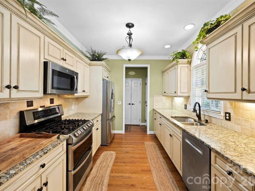 1964 Middleton Place, Rock Hill, SC 29732.  MLS# CAR4384901, YatesRealty ID 24342. 