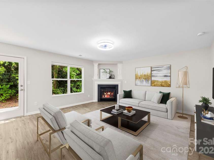 6340 Green Vista Court, Charlotte, NC 28212.  MLS# CAR4270399, YatesRealty ID 24343. Half Bath downstairs