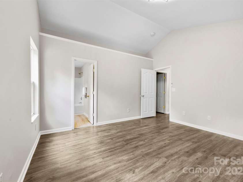 6340 Green Vista Court, Charlotte, NC 28212.  MLS# CAR4270399, YatesRealty ID 24343. Master Bedroom
