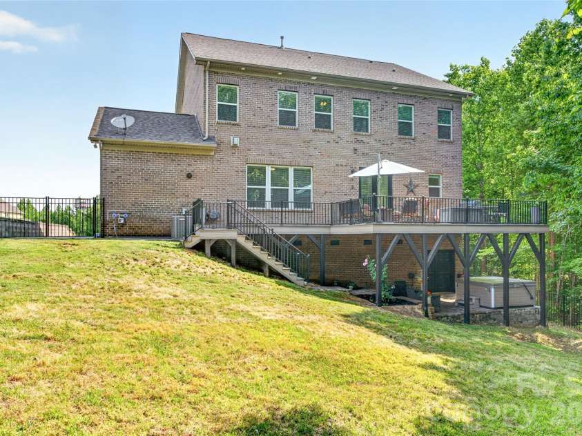 6410 Willow Farm Drive, Denver, NC 28037.  MLS# CAR4384994, YatesRealty ID 24343. 