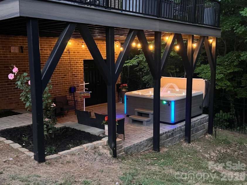 6410 Willow Farm Drive, Denver, NC 28037.  MLS# CAR4384994, YatesRealty ID 24343. 