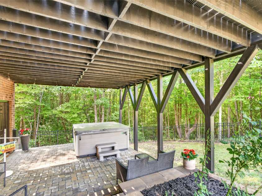 6410 Willow Farm Drive, Denver, NC 28037.  MLS# CAR4384994, YatesRealty ID 24343. 