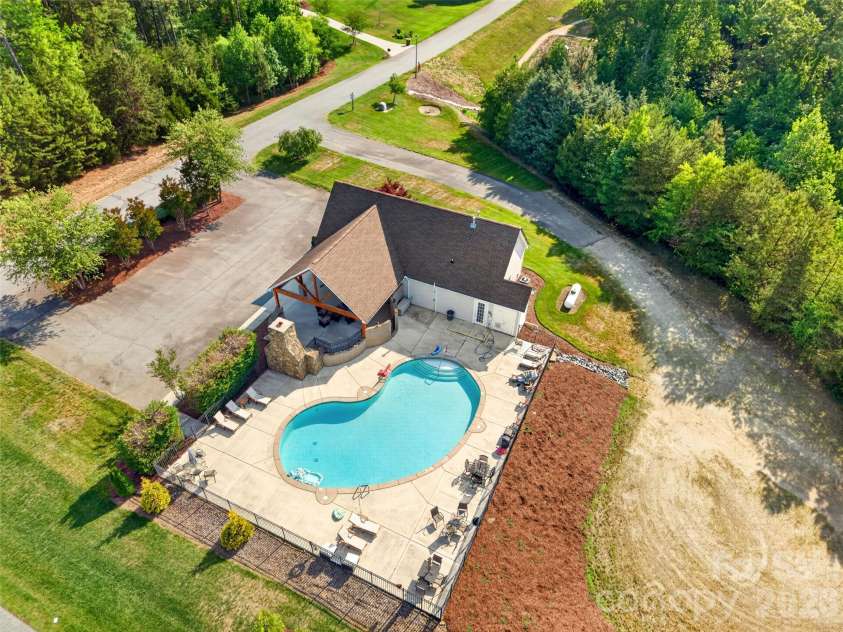 6410 Willow Farm Drive, Denver, NC 28037.  MLS# CAR4384994, YatesRealty ID 24343. 