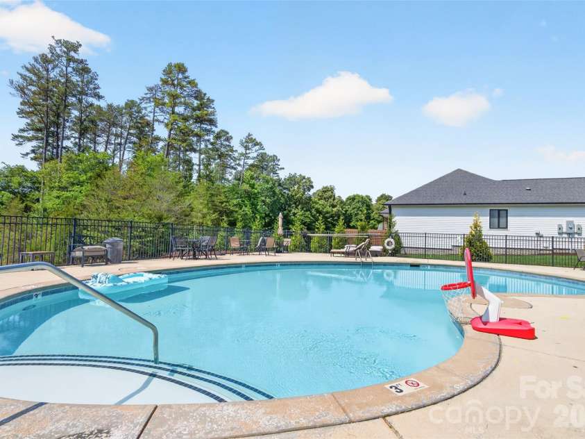 6410 Willow Farm Drive, Denver, NC 28037.  MLS# CAR4384994, YatesRealty ID 24343. Neighborhood Pool