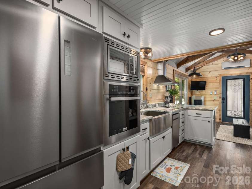 61 Boulder Drive, Lake Toxaway, NC 28747.  MLS# CAR4380613, YatesRealty ID 24344. 