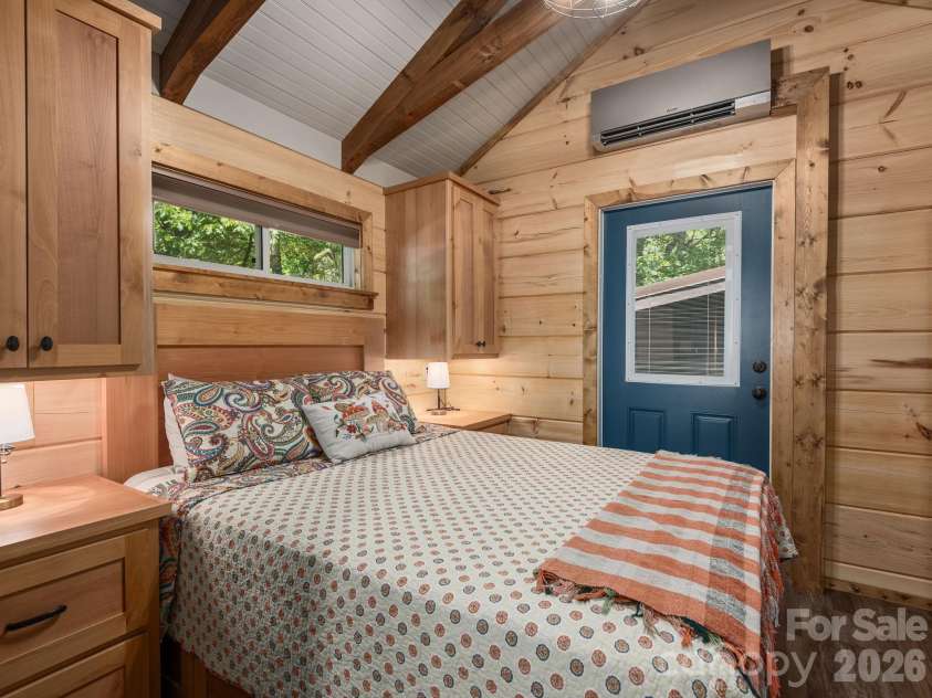 61 Boulder Drive, Lake Toxaway, NC 28747.  MLS# CAR4380613, YatesRealty ID 24344. 