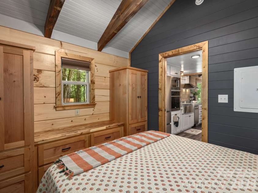 61 Boulder Drive, Lake Toxaway, NC 28747.  MLS# CAR4380613, YatesRealty ID 24344. 
