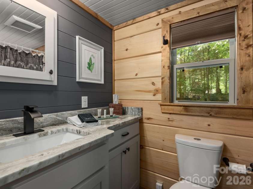 61 Boulder Drive, Lake Toxaway, NC 28747.  MLS# CAR4380613, YatesRealty ID 24344. 