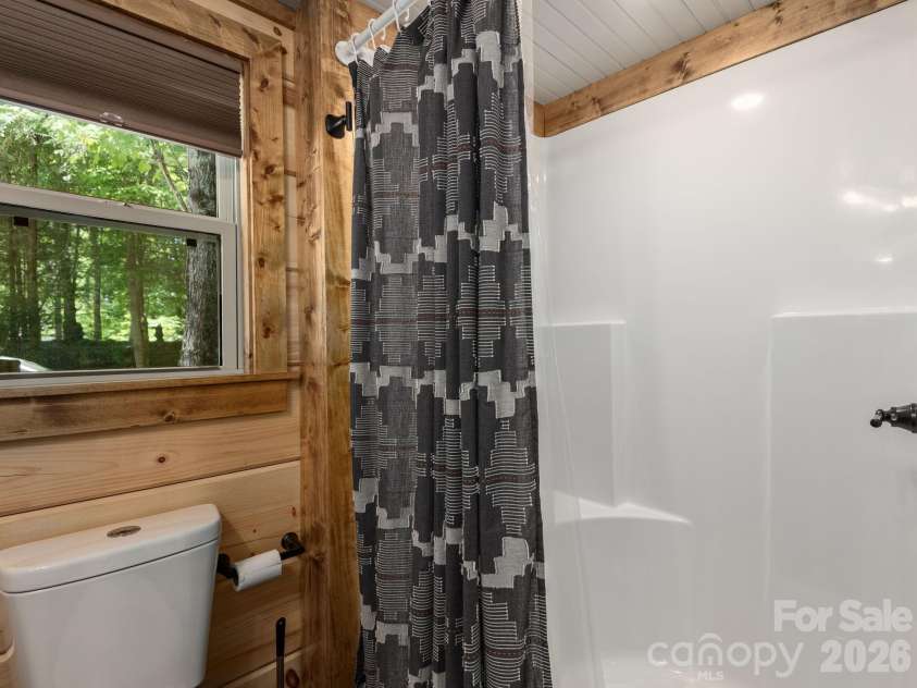 61 Boulder Drive, Lake Toxaway, NC 28747.  MLS# CAR4380613, YatesRealty ID 24344. 