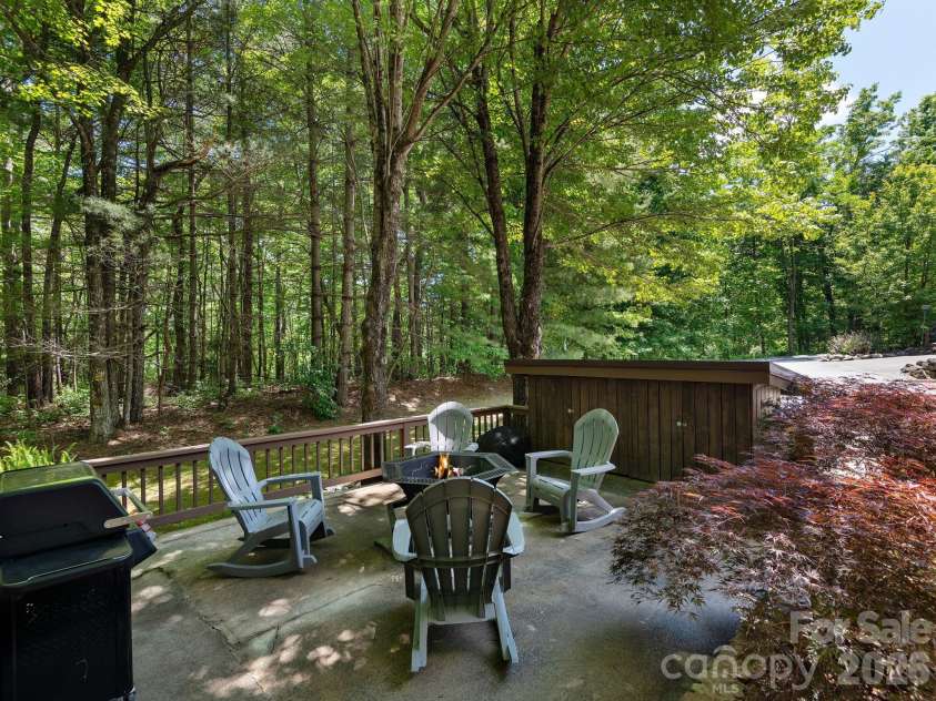 61 Boulder Drive, Lake Toxaway, NC 28747.  MLS# CAR4380613, YatesRealty ID 24344. 