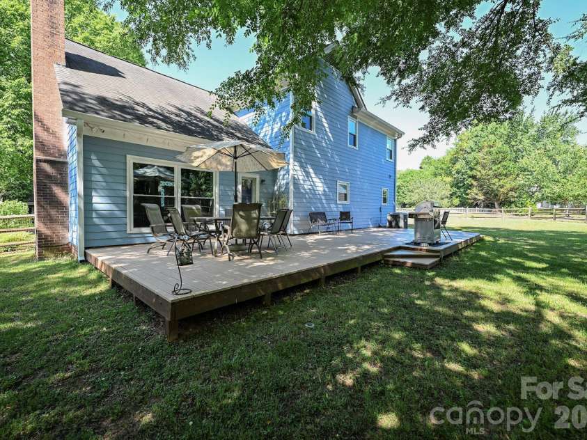 9101 Castlebay Drive, Charlotte, NC 28277.  MLS# CAR4382919, YatesRealty ID 24345. 
