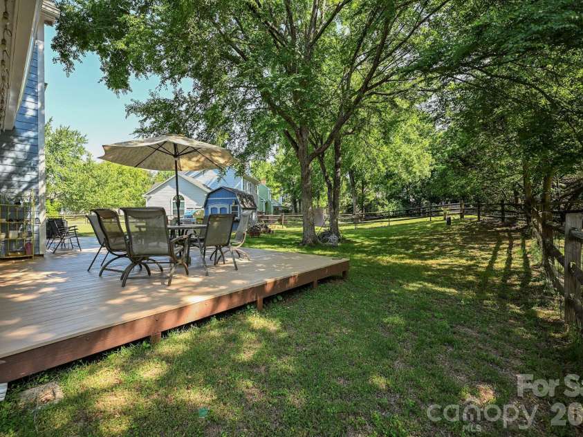 9101 Castlebay Drive, Charlotte, NC 28277.  MLS# CAR4382919, YatesRealty ID 24345. 