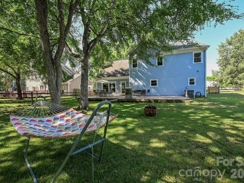 9101 Castlebay Drive, Charlotte, NC 28277.  MLS# CAR4382919, YatesRealty ID 24345. 