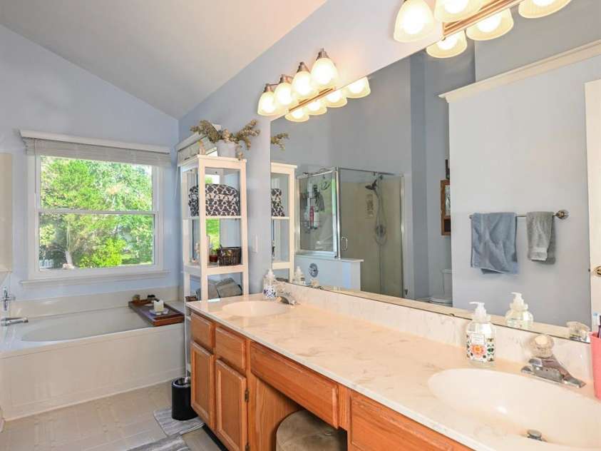 9101 Castlebay Drive, Charlotte, NC 28277.  MLS# CAR4382919, YatesRealty ID 24345. 