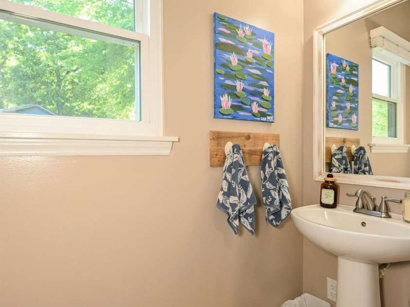 9101 Castlebay Drive, Charlotte, NC 28277.  MLS# CAR4382919, YatesRealty ID 24345. 