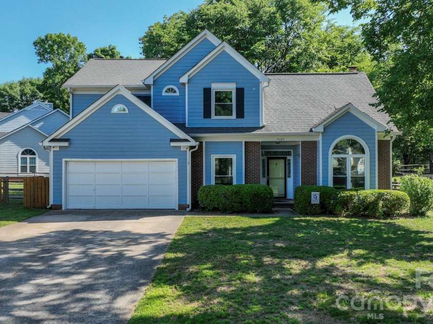 9101 Castlebay Drive, Charlotte, NC 28277.  MLS# CAR4382919, YatesRealty ID 24345. 