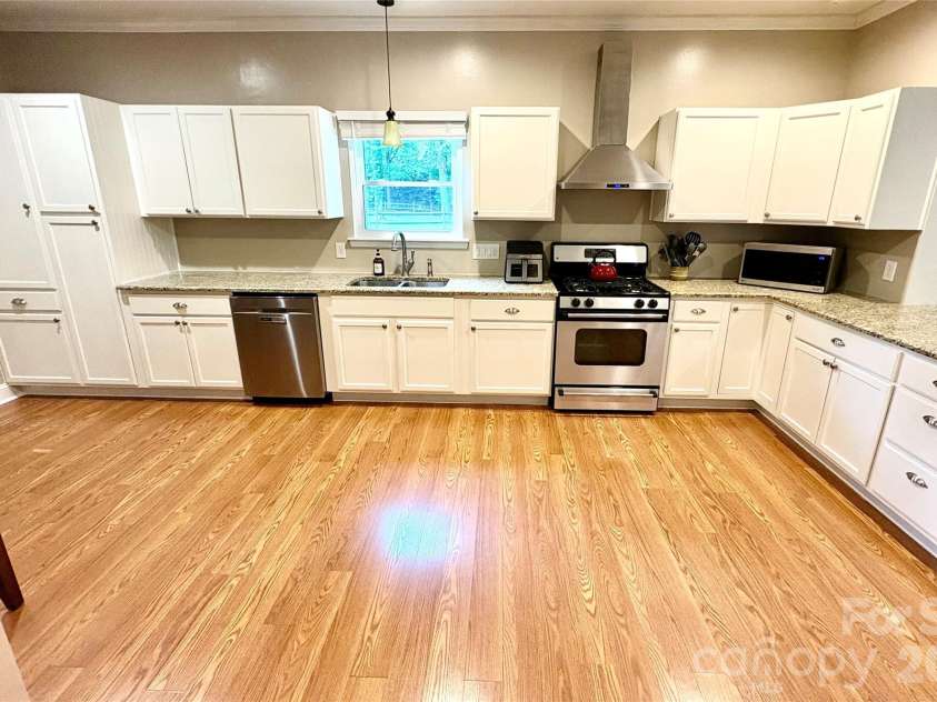 9101 Castlebay Drive, Charlotte, NC 28277.  MLS# CAR4382919, YatesRealty ID 24345. 