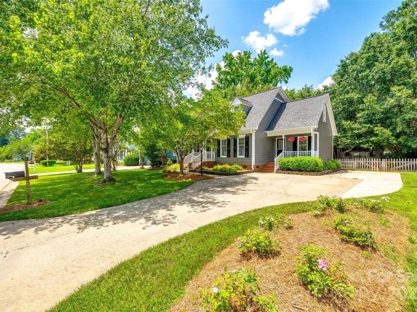 1887 Steeplechase Drive, Rock Hill, SC 29732.  MLS# CAR4268508, YatesRealty ID 24346. 