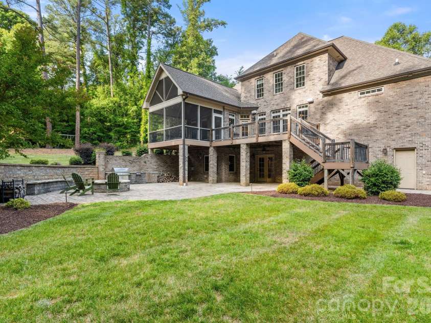 8050 Windswept Drive, Belews Creek, NC 27009.  MLS# CAR4384774, YatesRealty ID 24346. 