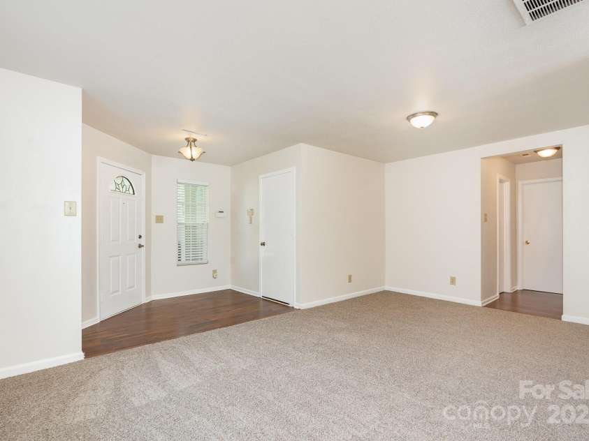 1432 Matthew Allen Circle, Kannapolis, NC 28081.  MLS# CAR4275696, YatesRealty ID 24347. 