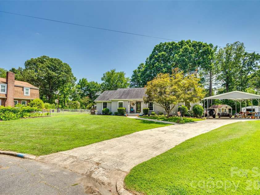 1325 Bucknell Avenue, Gastonia, NC 28054.  MLS# CAR4383835, YatesRealty ID 24348. 