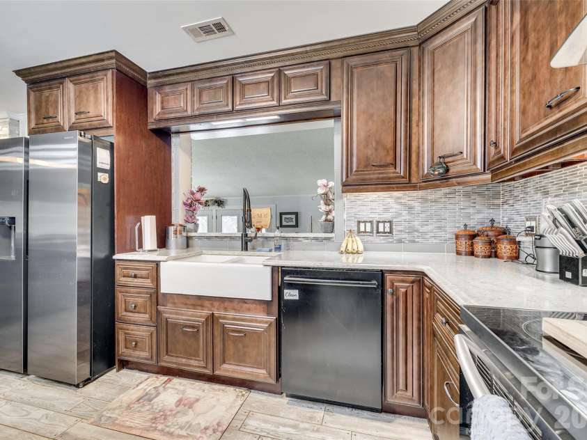 1325 Bucknell Avenue, Gastonia, NC 28054.  MLS# CAR4383835, YatesRealty ID 24348. 