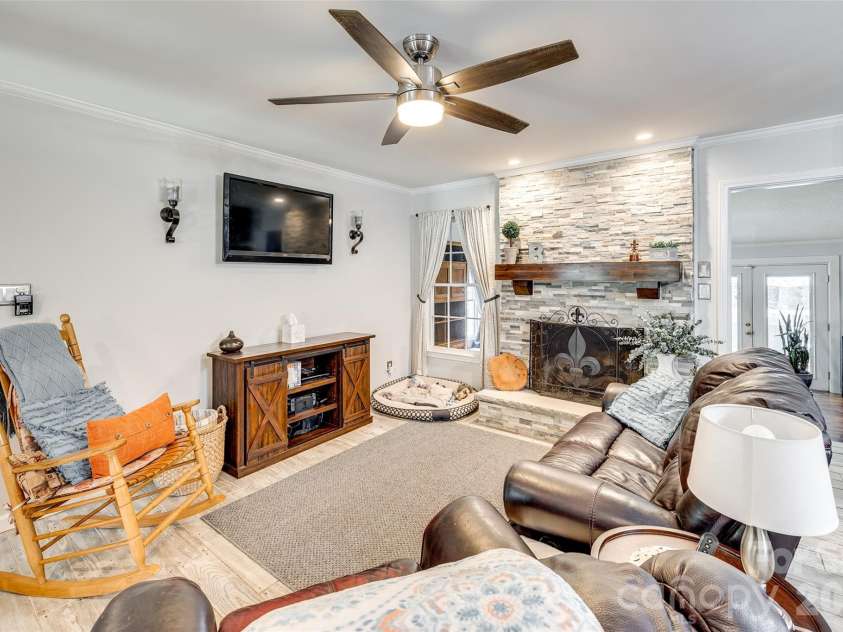 1325 Bucknell Avenue, Gastonia, NC 28054.  MLS# CAR4383835, YatesRealty ID 24348. 