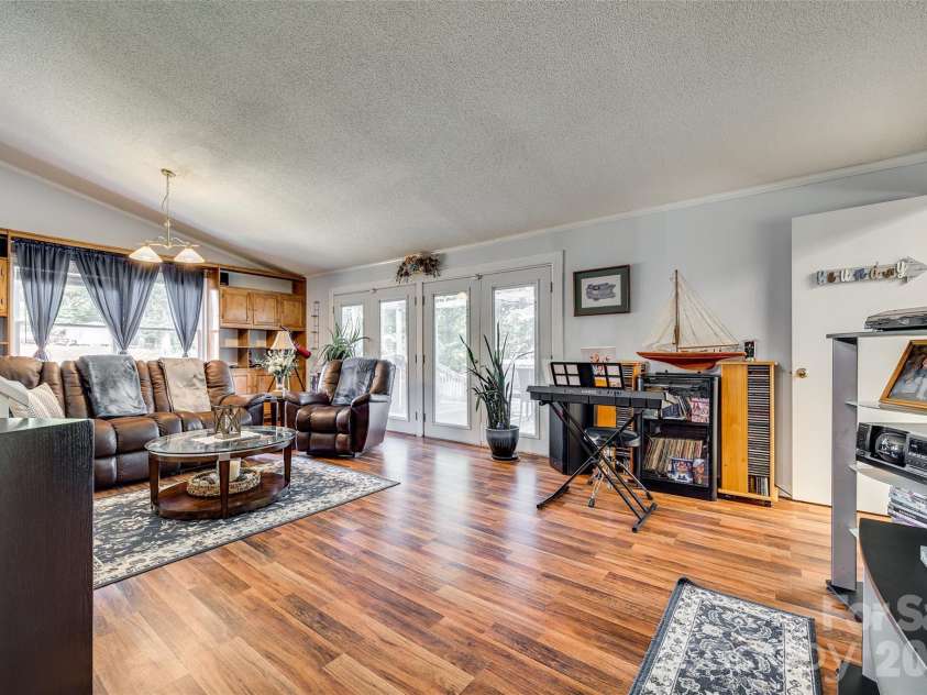 1325 Bucknell Avenue, Gastonia, NC 28054.  MLS# CAR4383835, YatesRealty ID 24348. 